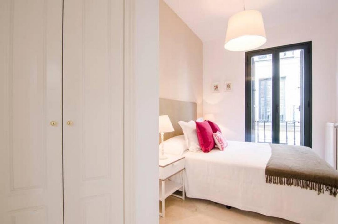 Cruz Apartment Мадрид Екстериор снимка