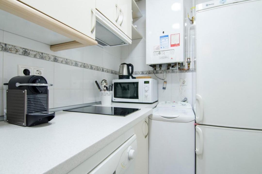 Cruz Apartment Мадрид Екстериор снимка